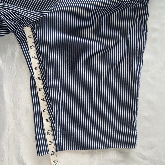 Jones New York Signature Navy White Striped Seersucker Shorts 12” Inseam Sz 6 - Picture 7 of 9